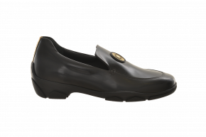 Carvela Medallion Regio